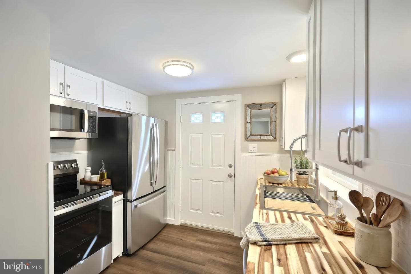 905 Chambers Road photo 8
