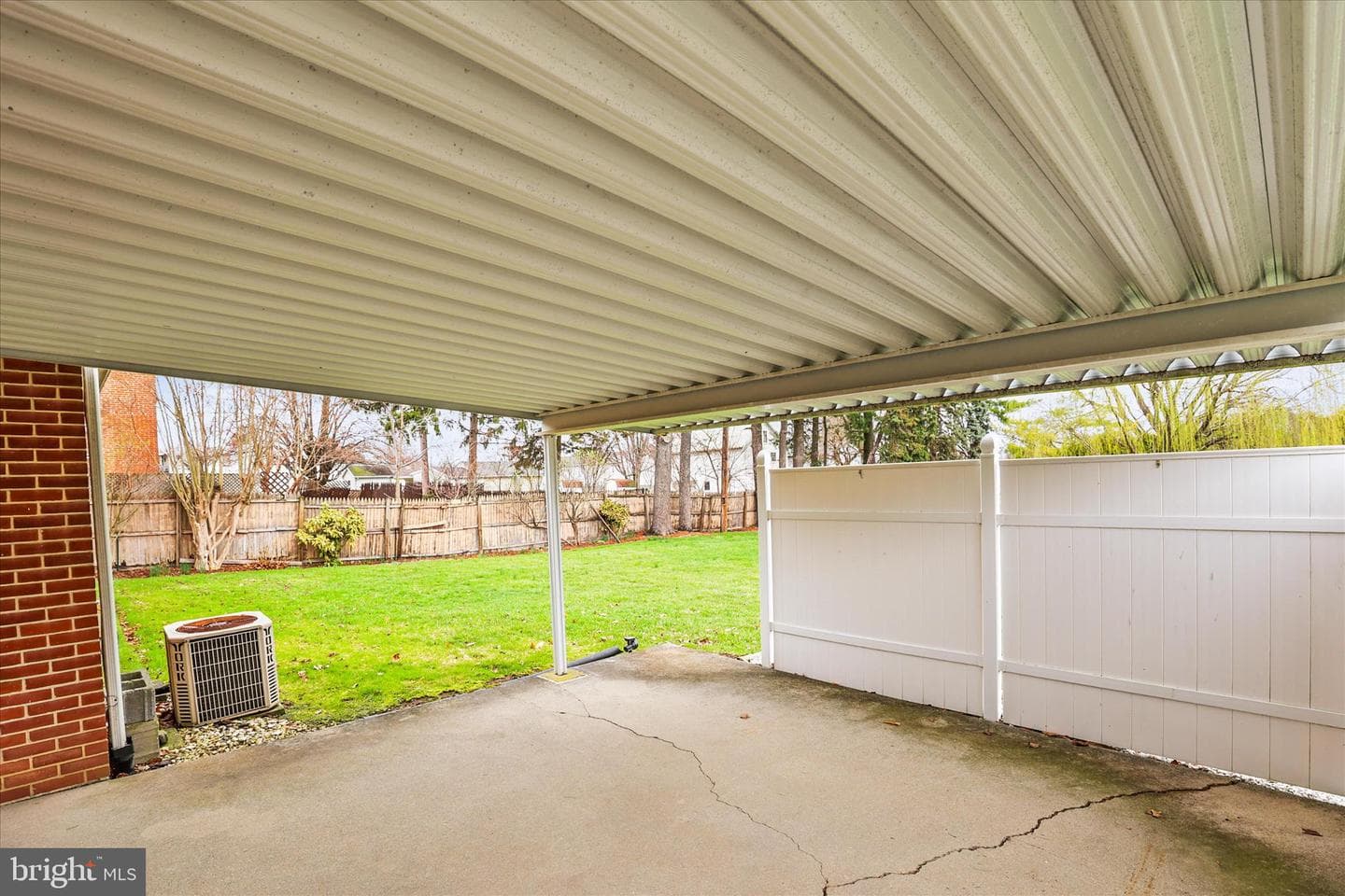 566 Baer Avenue photo 27