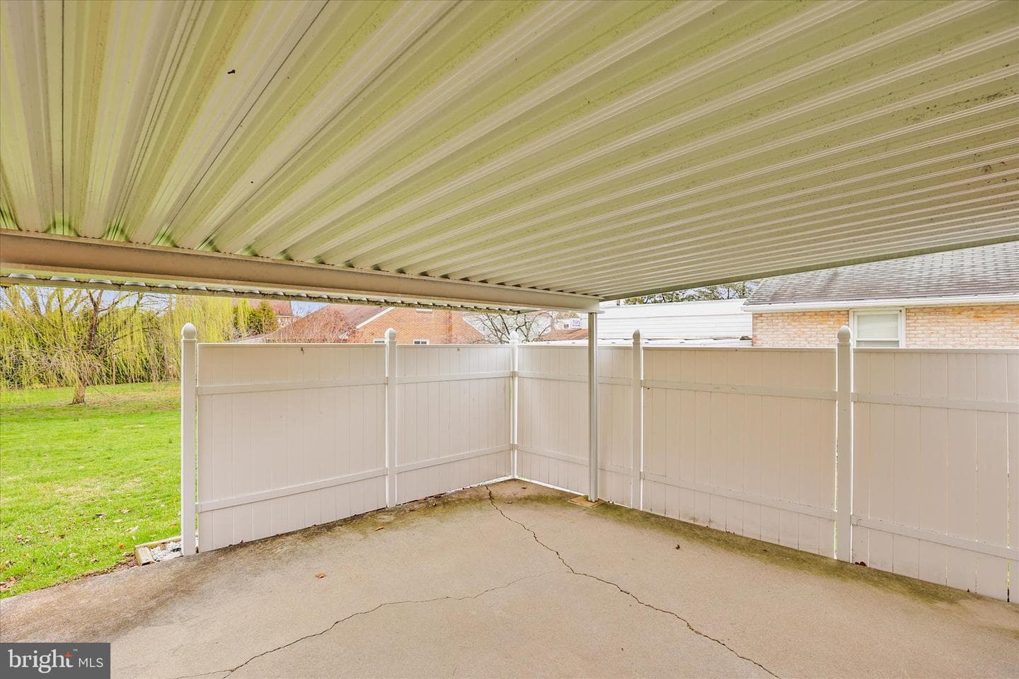 566 Baer Avenue photo 28