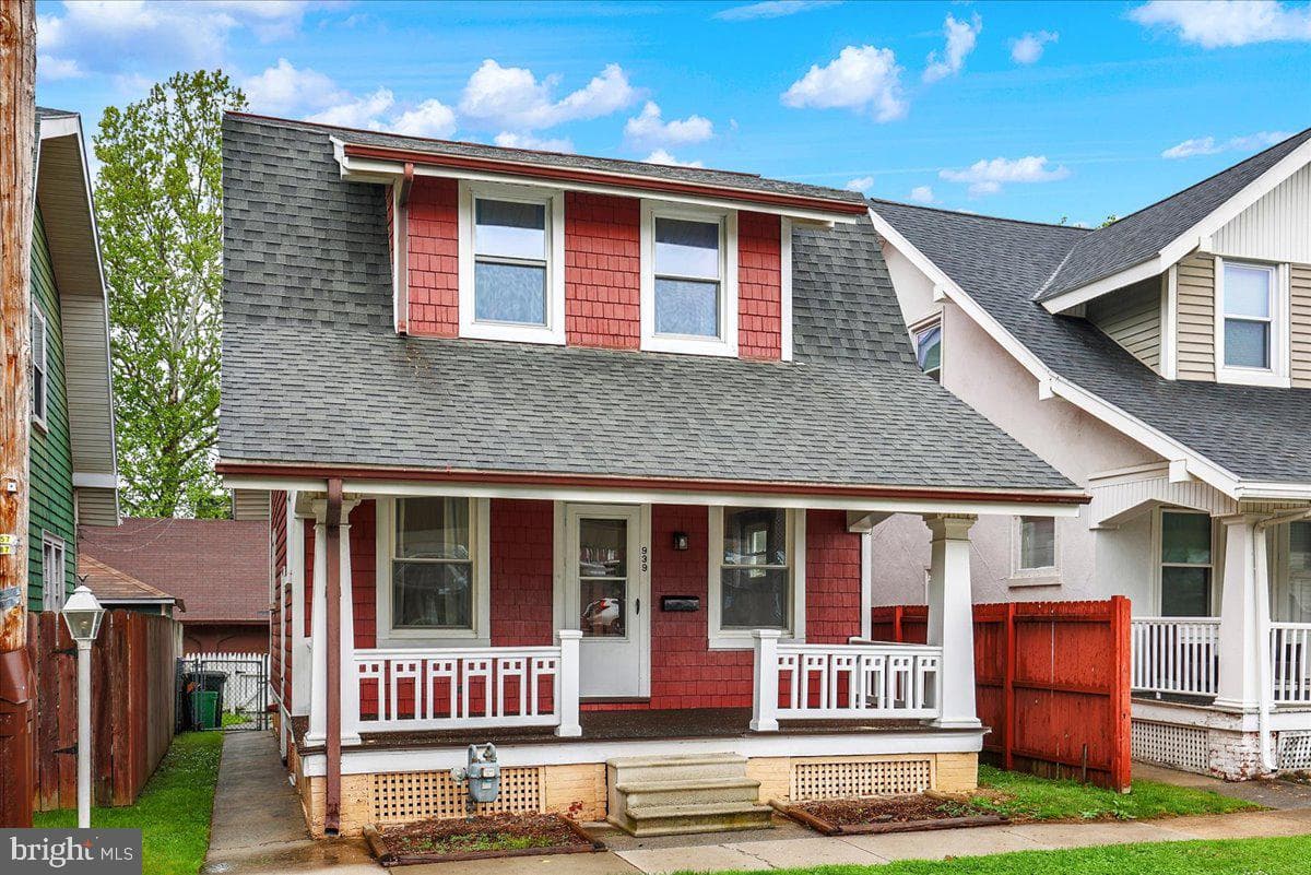 939 Wayne Avenue photo 3