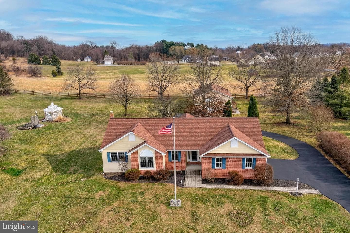 596 Beinhower Road photo 2