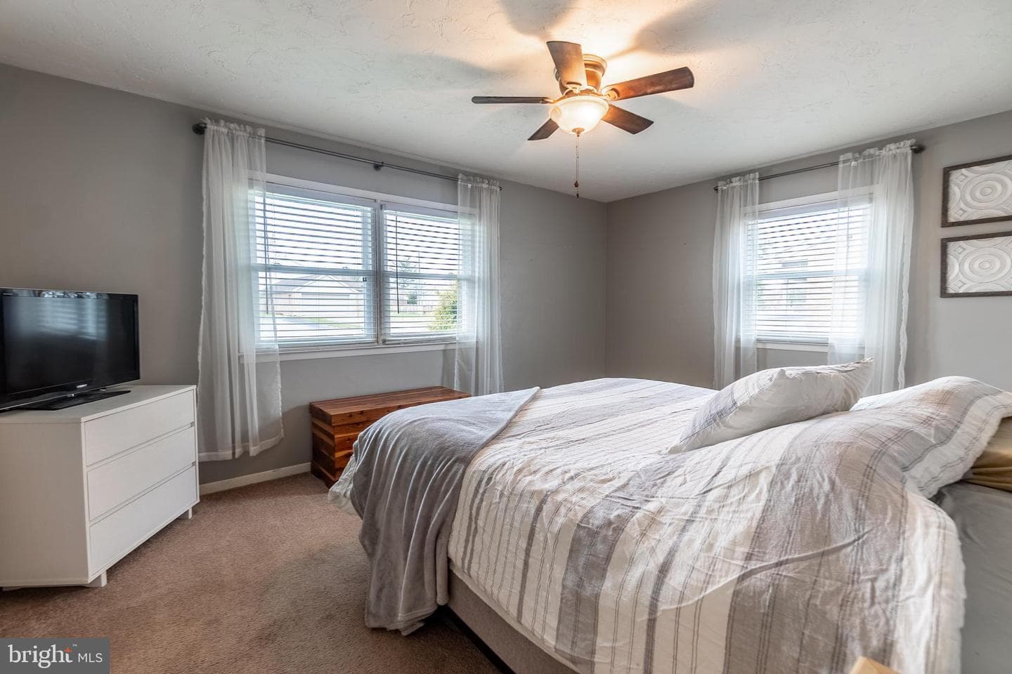 717 E Walnut Street photo 12