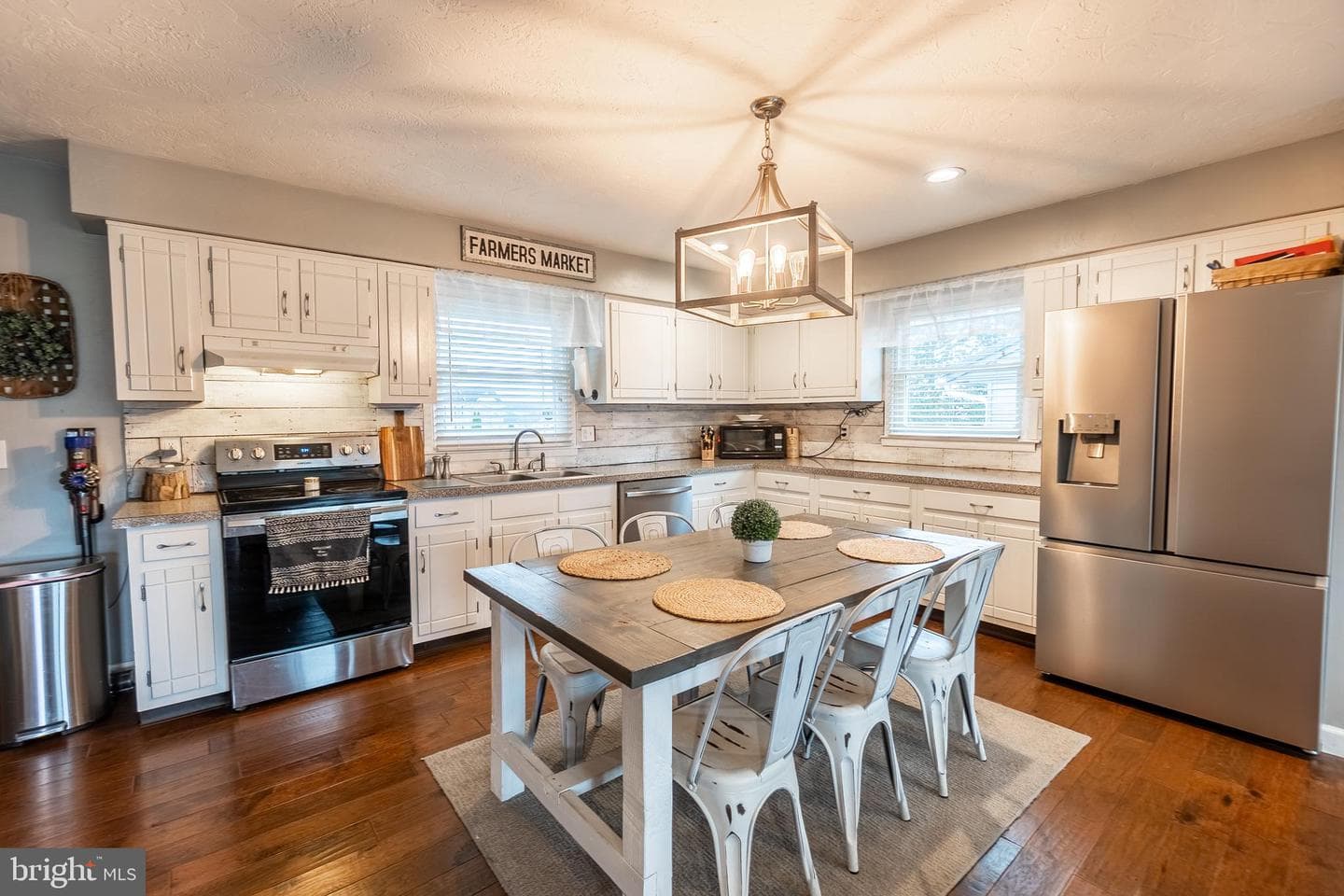 717 E Walnut Street photo 6