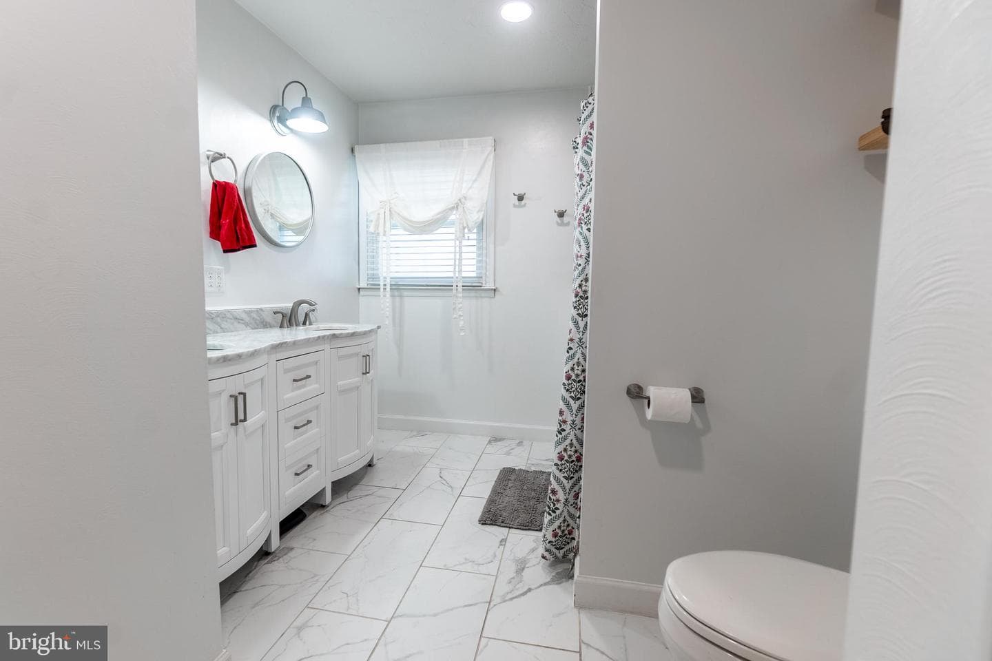 717 E Walnut Street photo 9