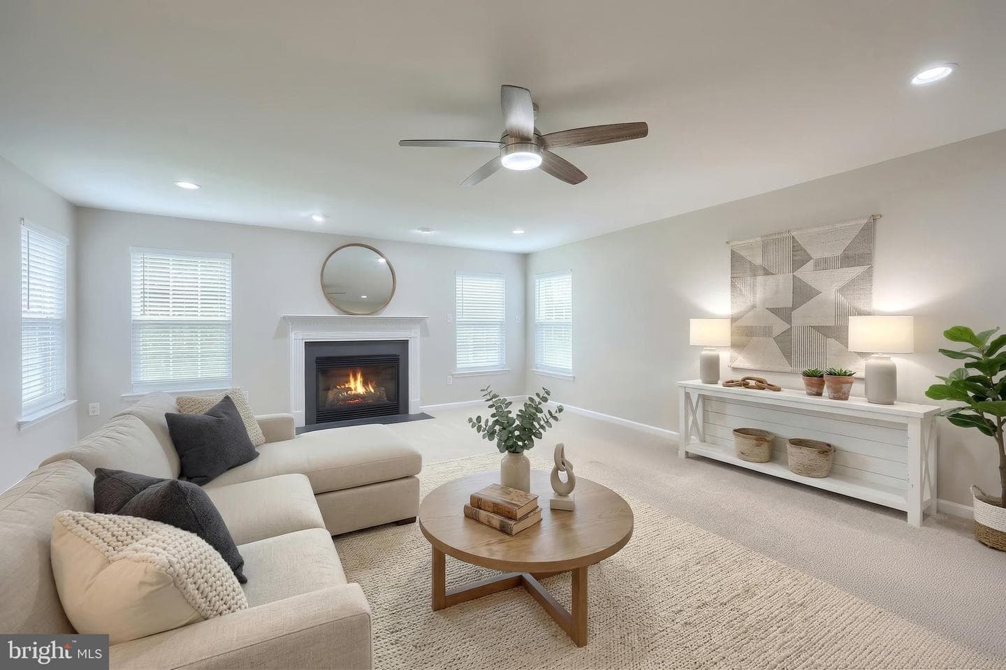 735 Clydesdale Drive photo 24