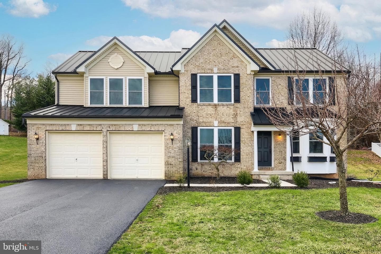 735 Clydesdale Drive photo 3
