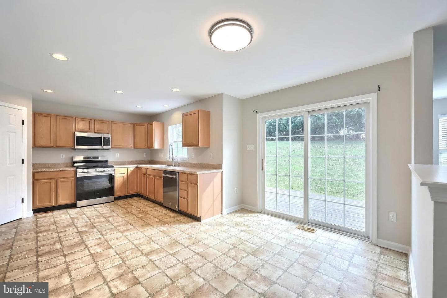 735 Clydesdale Drive photo 30