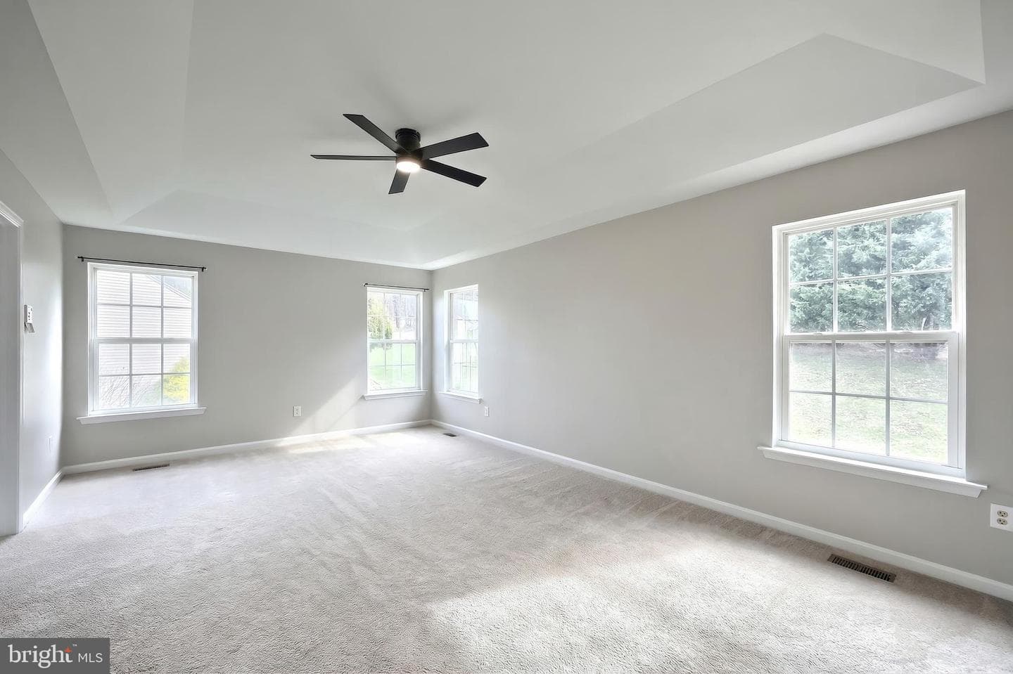 735 Clydesdale Drive photo 40
