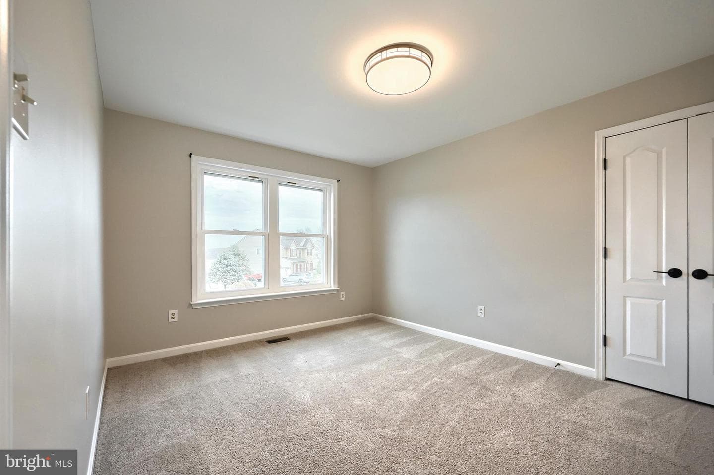 735 Clydesdale Drive photo 52