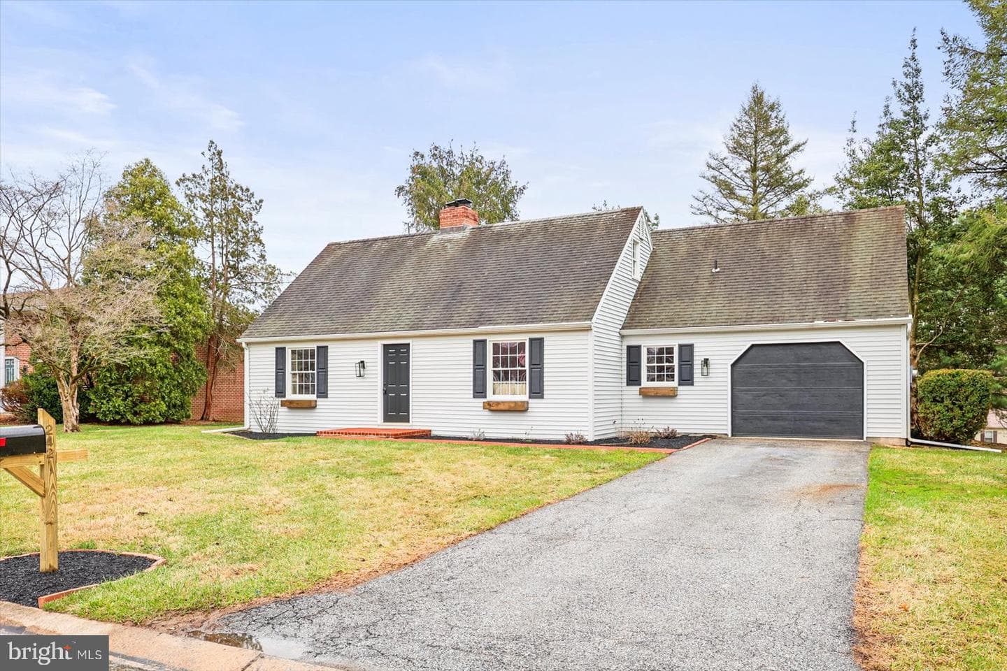 2421 Carllyn Drive photo 2