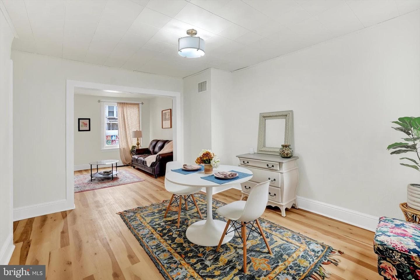 1147 E King Street photo 7
