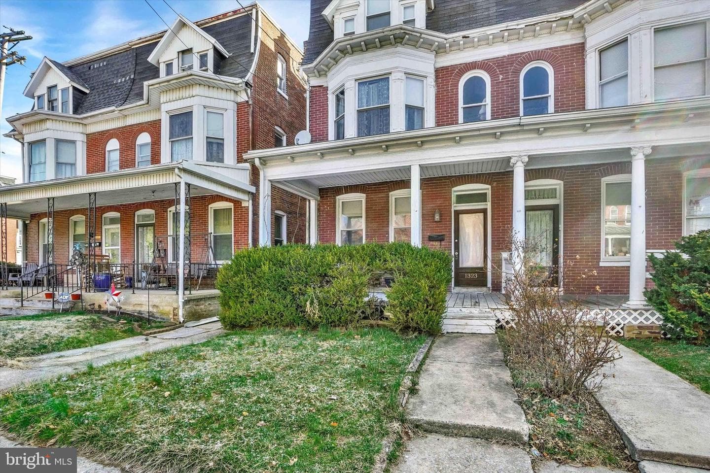 1323 N George Street photo 2