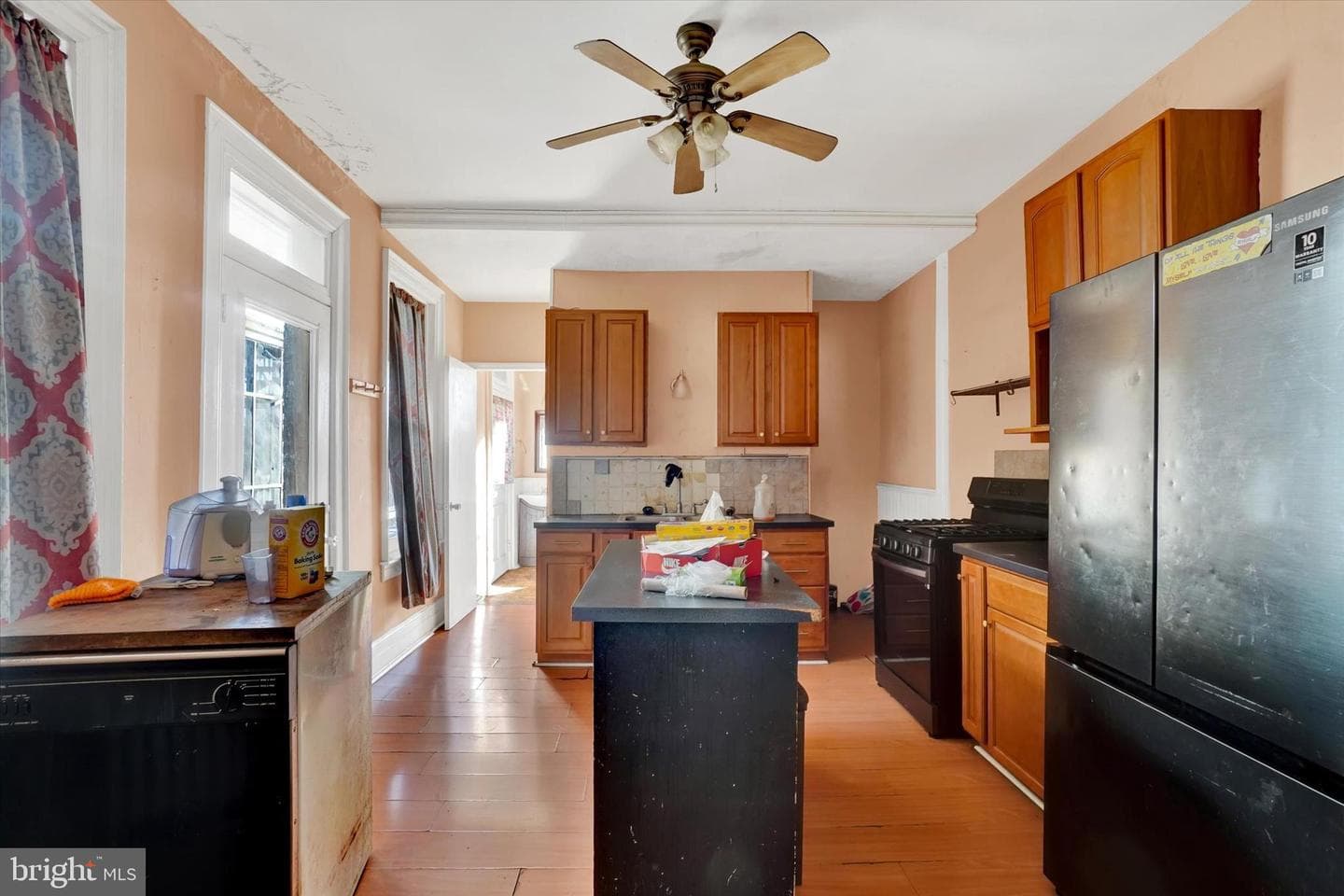 1323 N George Street photo 7