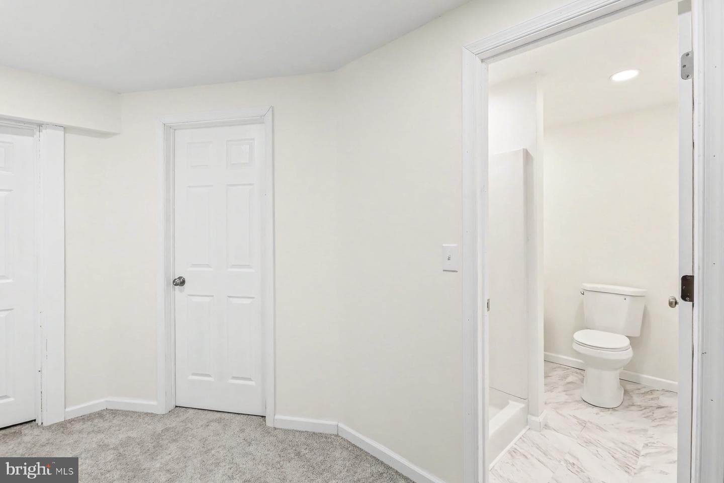 12 Locust Street photo 18