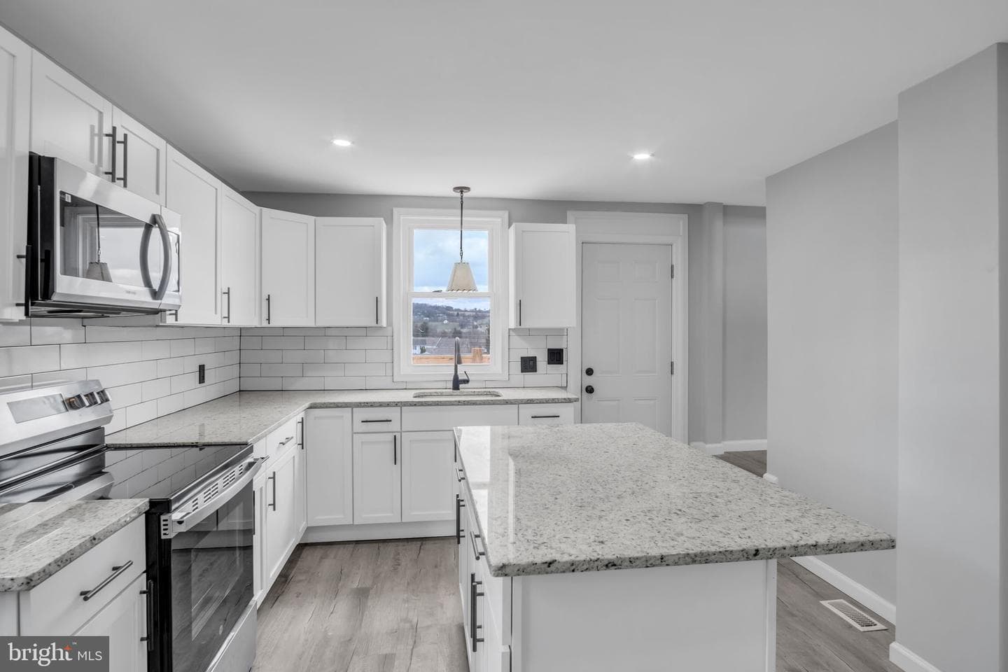 450 E Market photo 10