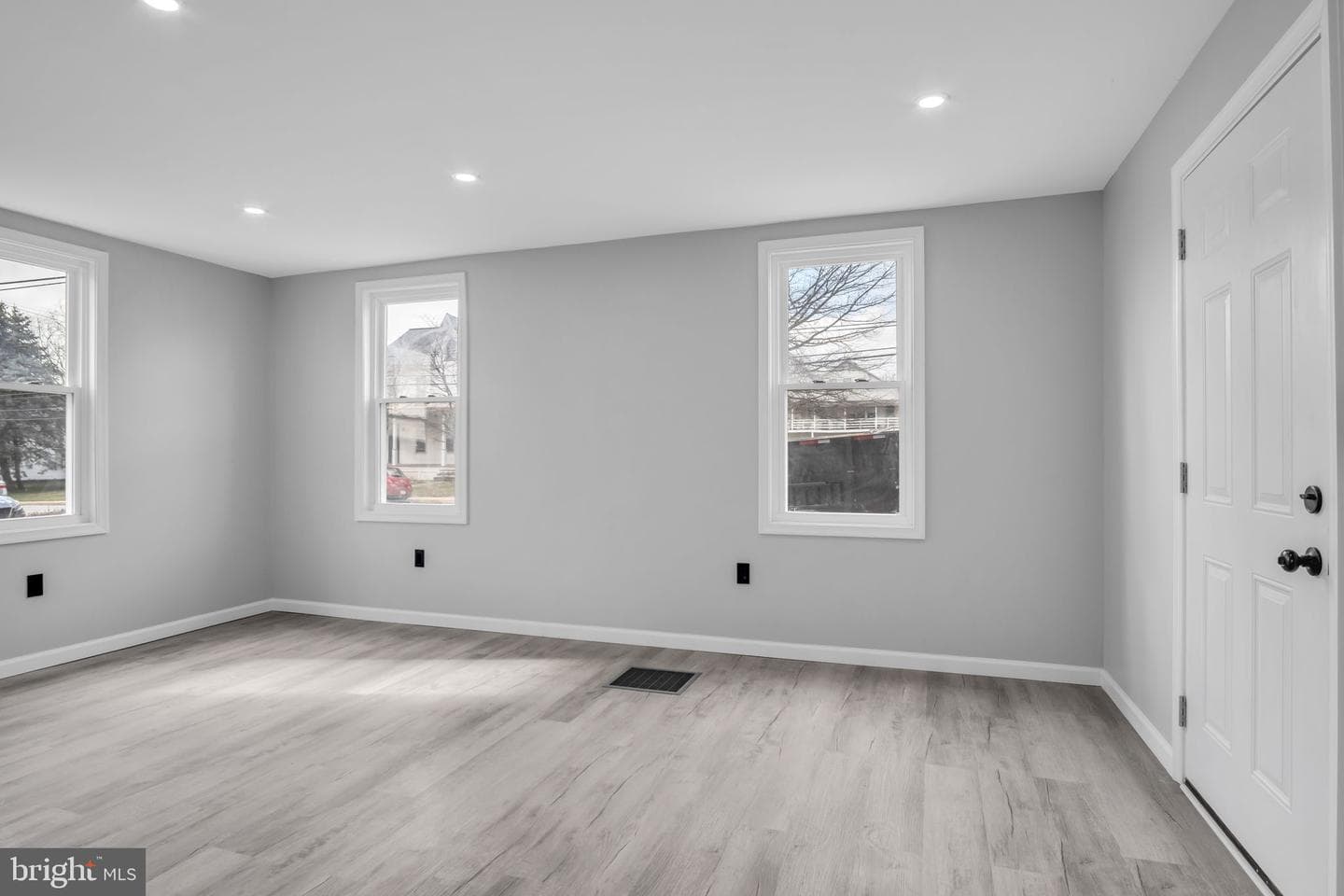 450 E Market photo 17