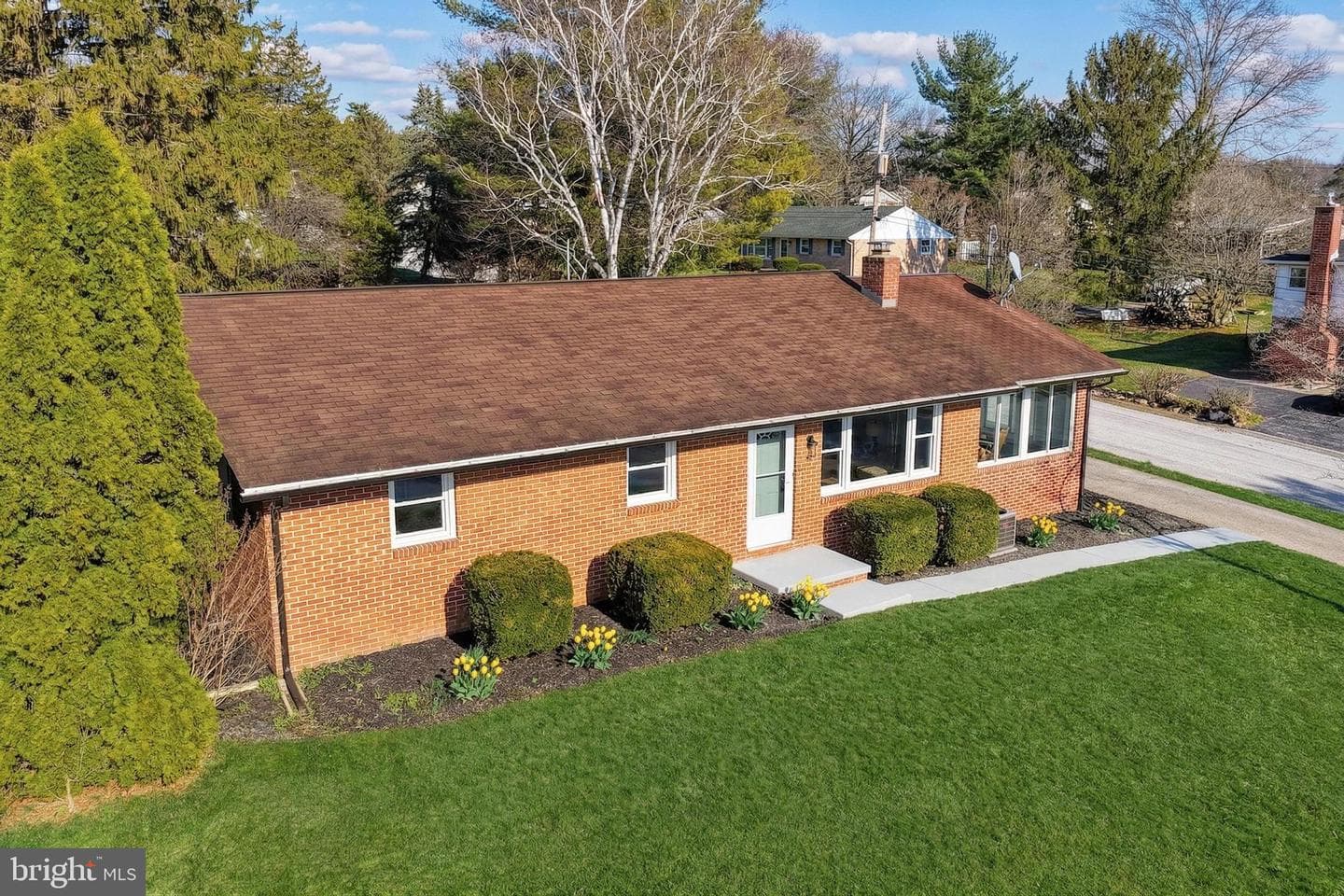 2347 Mardale Drive photo 5