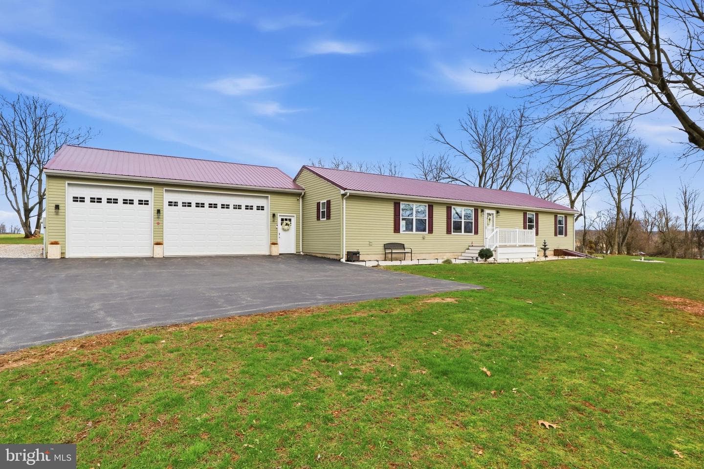 1025 White Oak Road photo 2