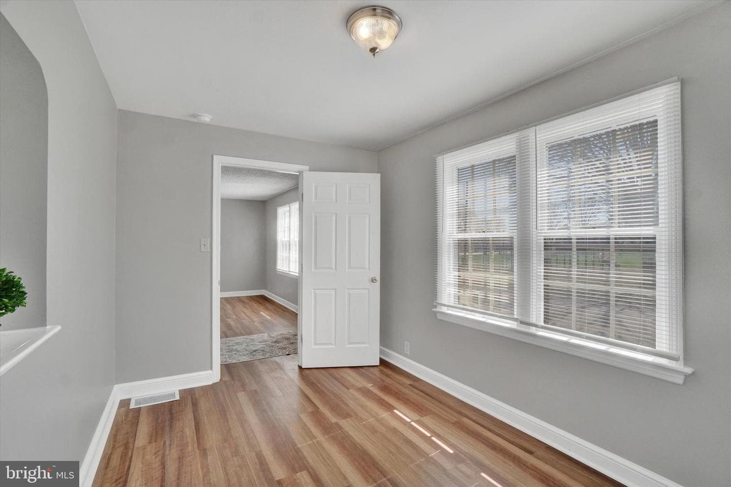 1423 Filbert Street photo 7
