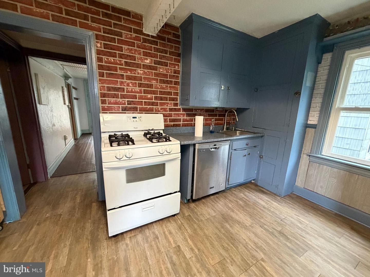 246 Locust Street photo 19