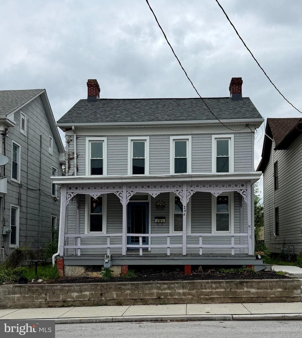 246 Locust Street photo 2