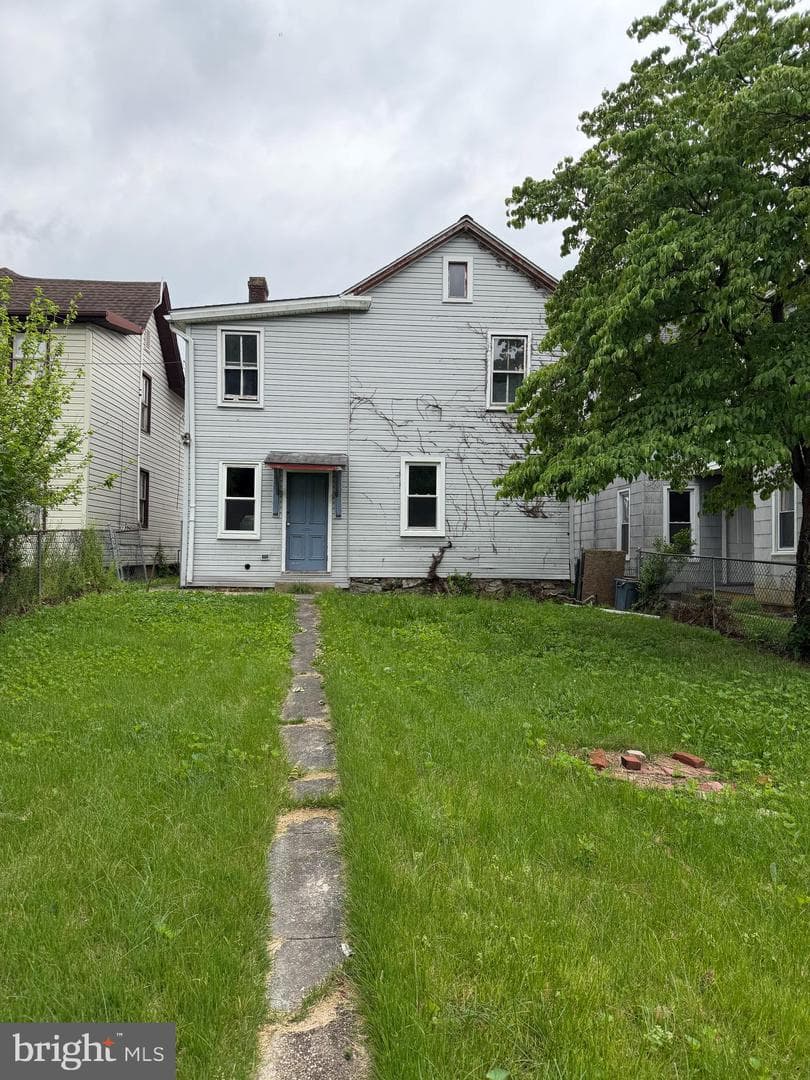 246 Locust Street photo 4