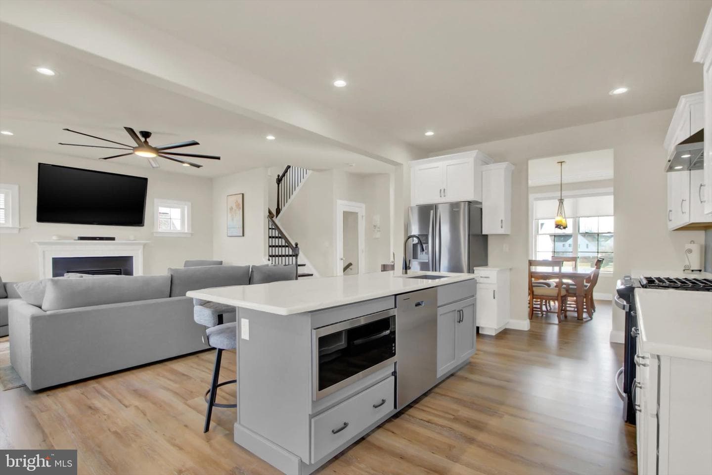 3828 Country Drive photo 9