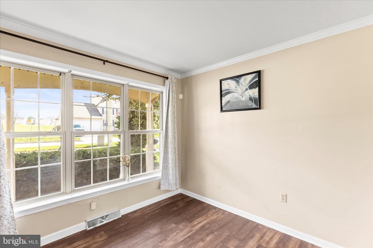 3296 Raintree Road photo 9