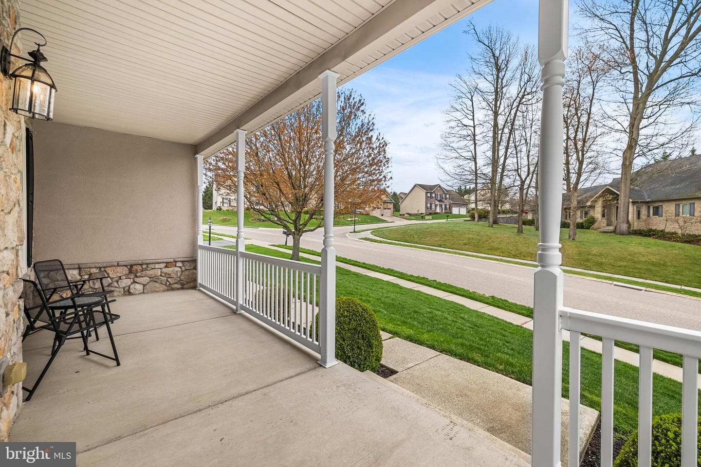 1115 Glen View Drive photo 5