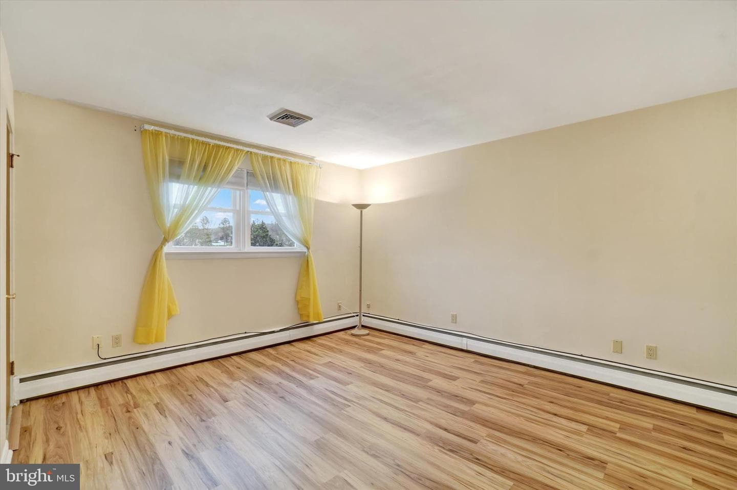 91 Lynbrook Drive S photo 16