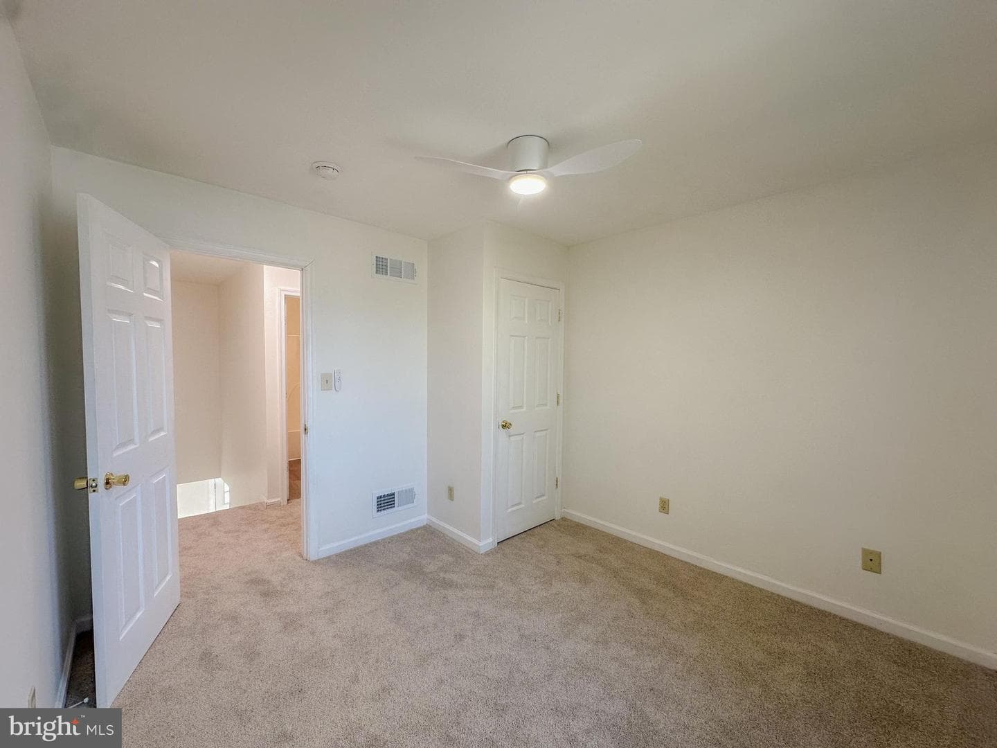 552 Locust Street photo 19