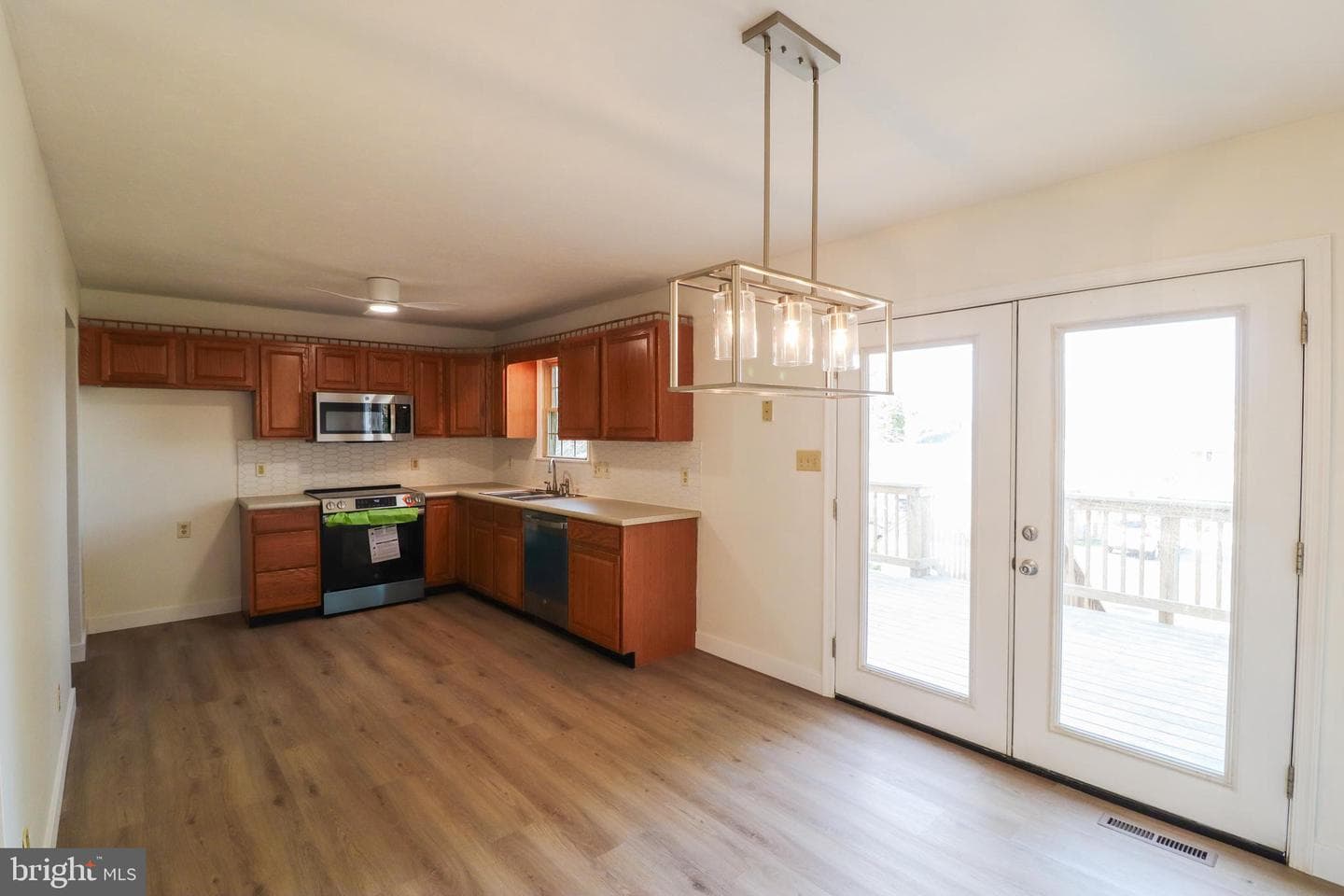 552 Locust Street photo 3