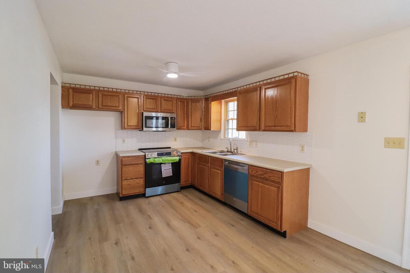 552 Locust Street photo 5
