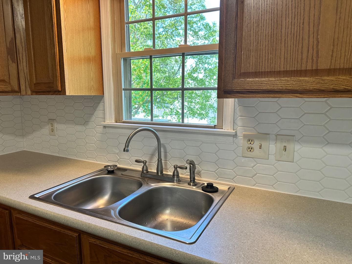 552 Locust Street photo 6