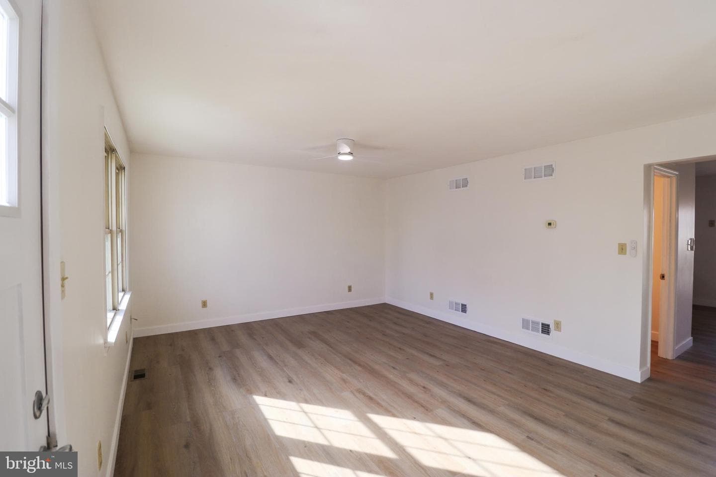 552 Locust Street photo 8