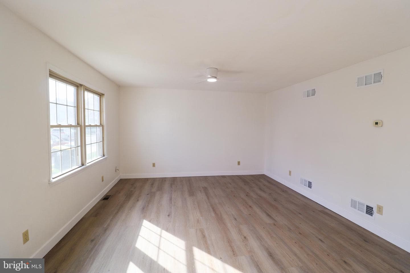 552 Locust Street photo 9