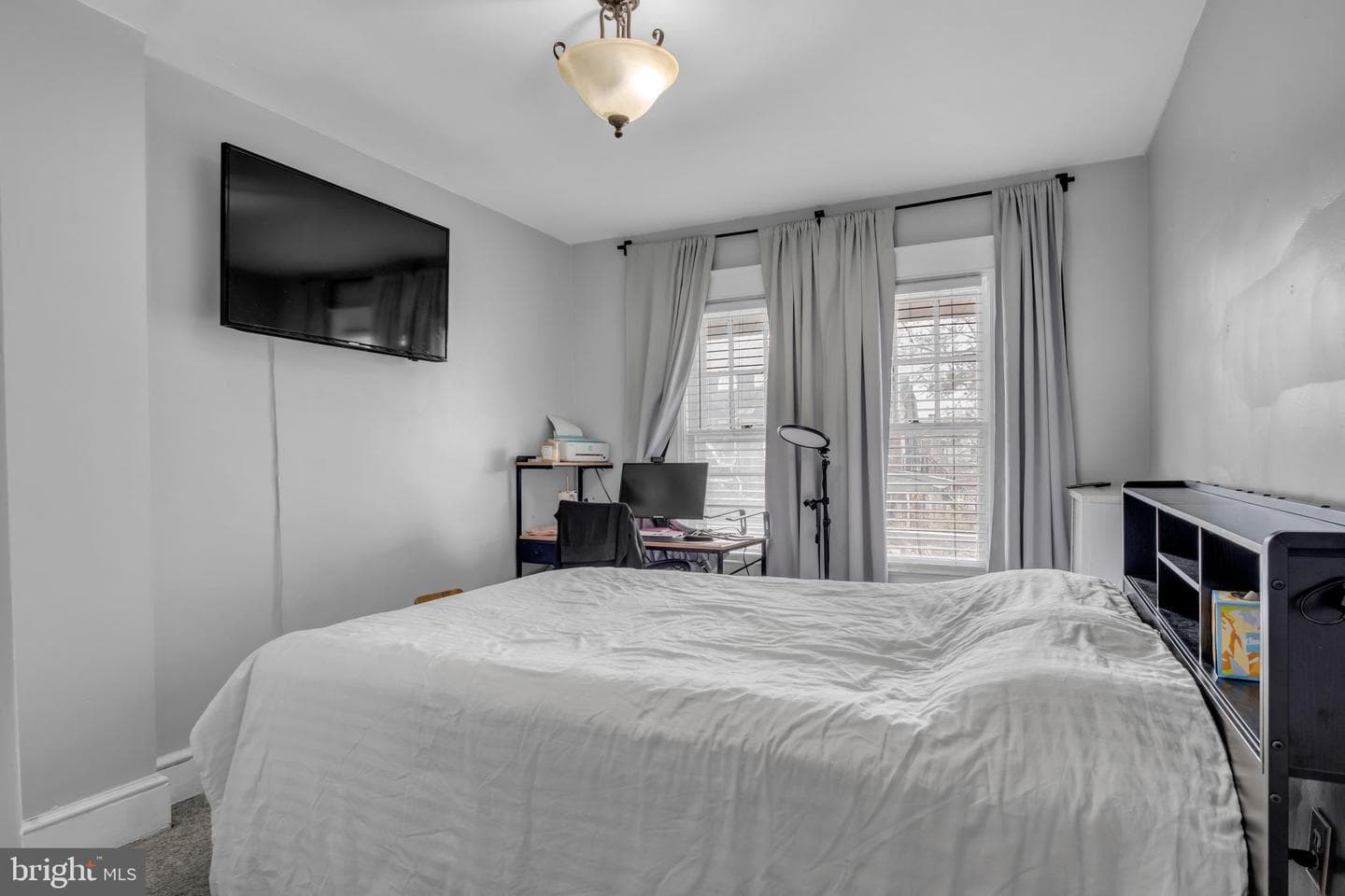 632 S Pershing Avenue photo 9