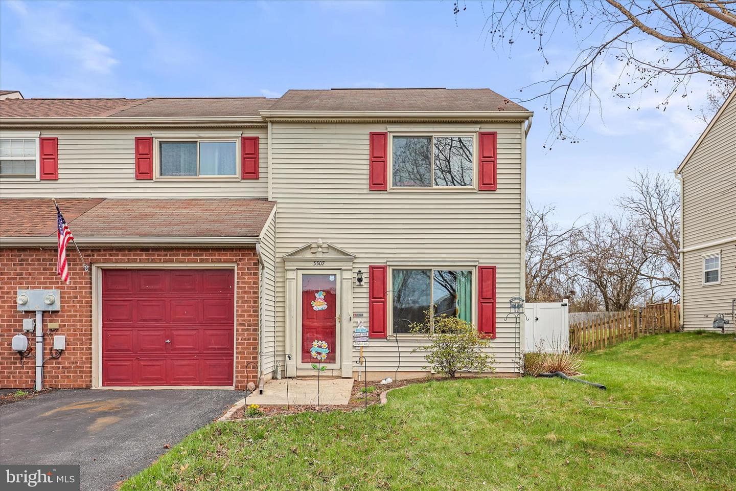 3307 Glen Hollow Drive photo 2