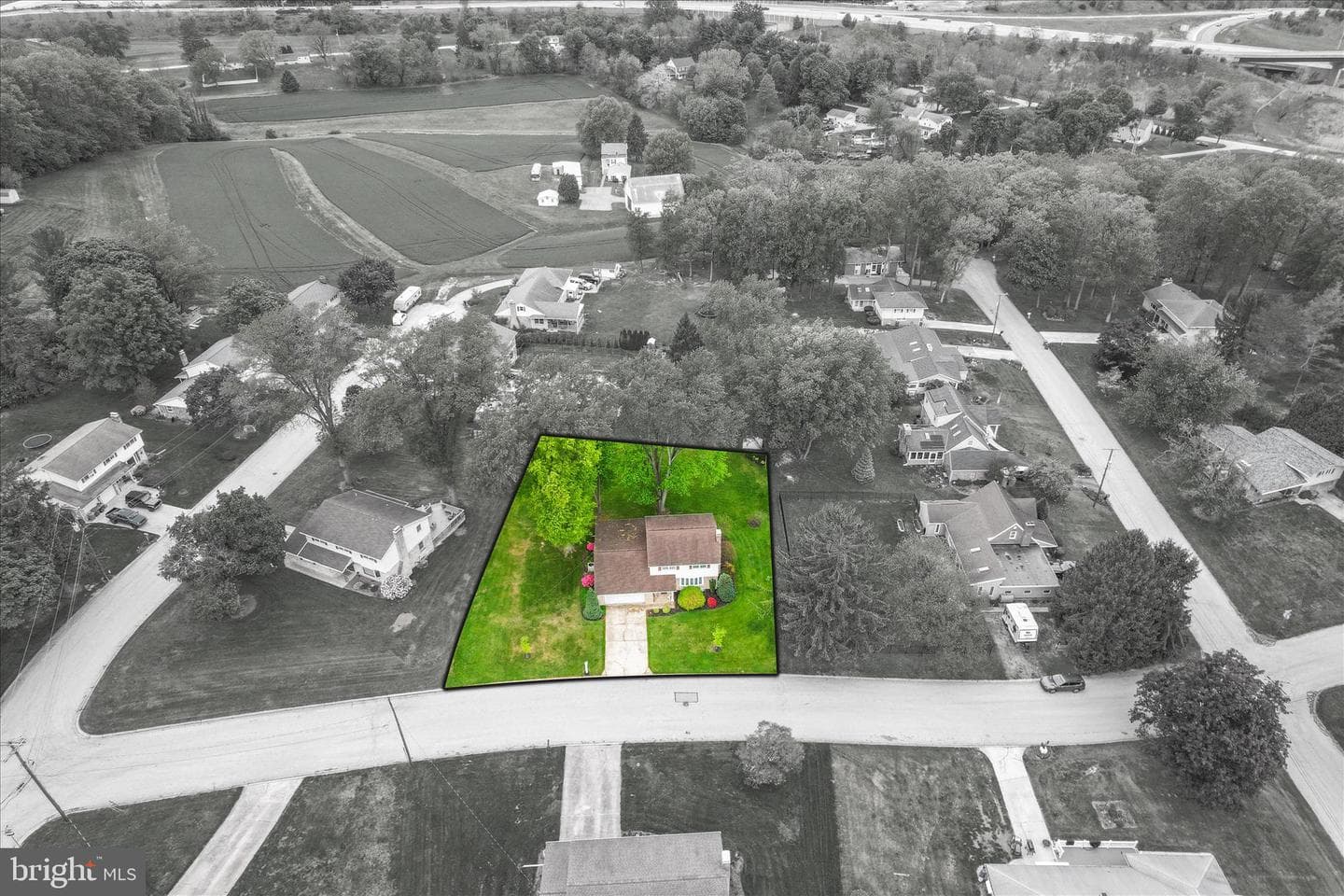 1884 Ebony Drive photo 3