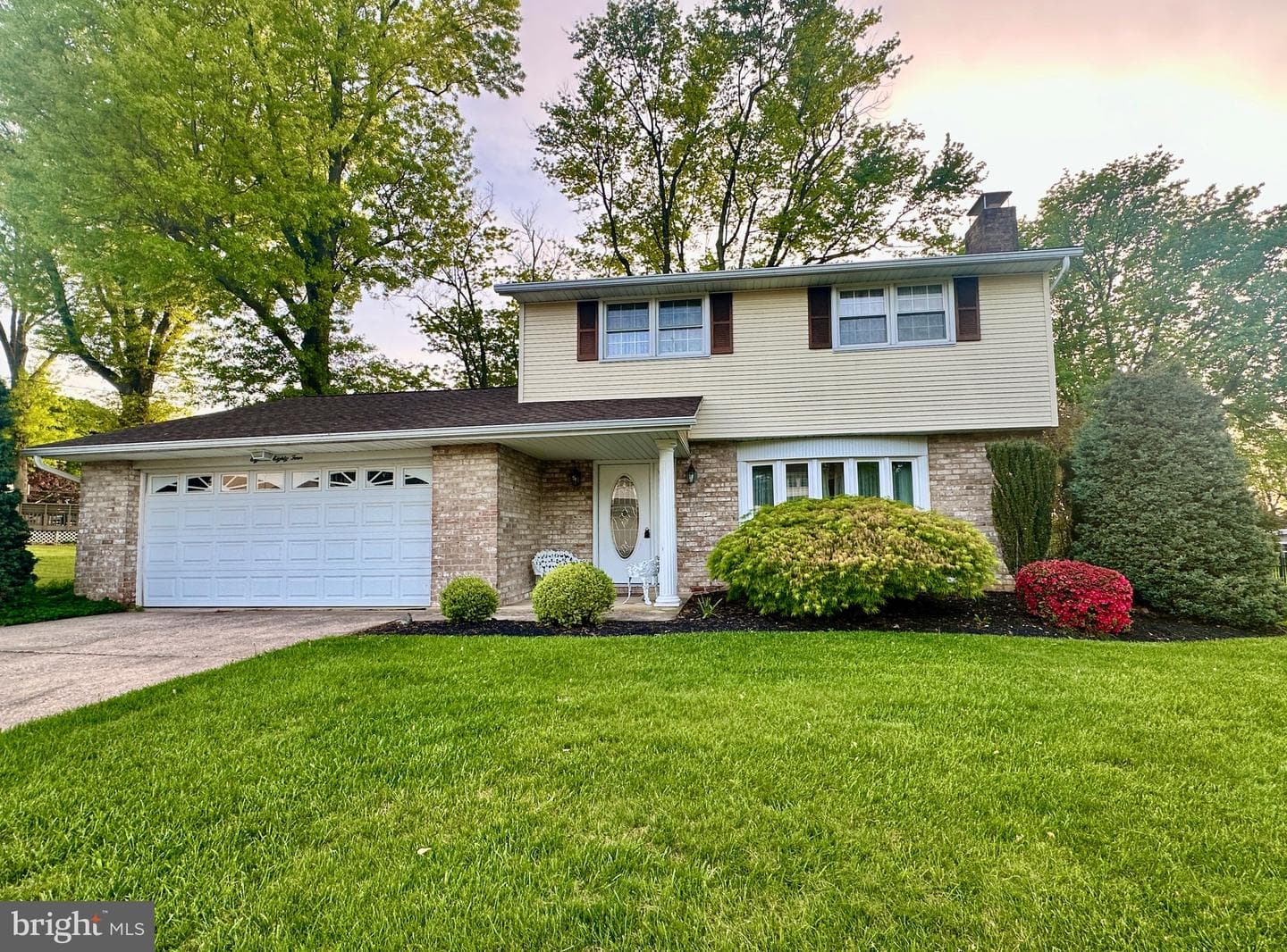 1884 Ebony Drive photo 4