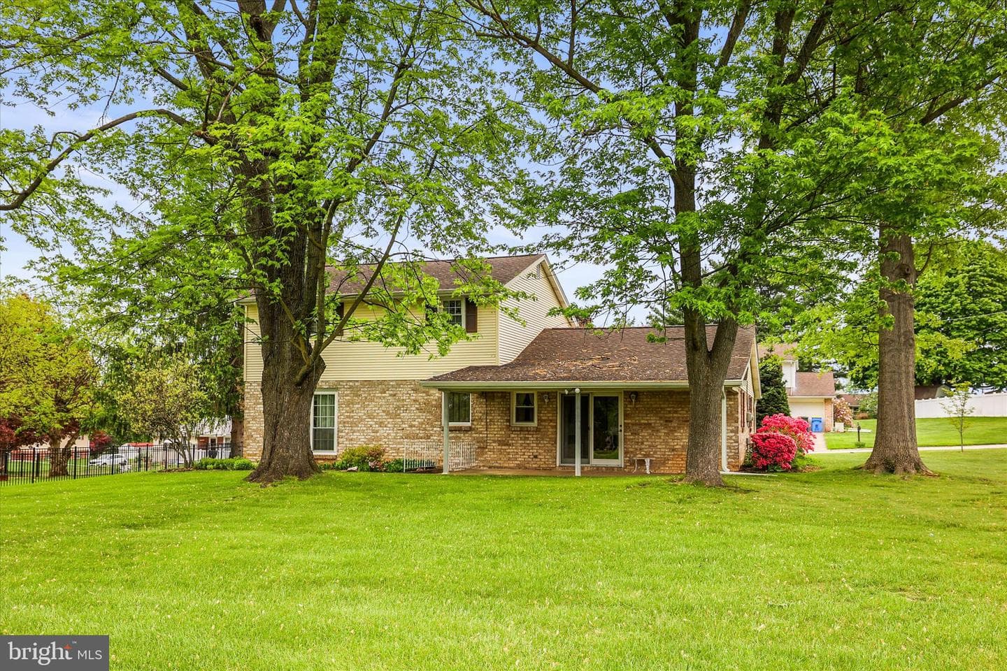 1884 Ebony Drive photo 46