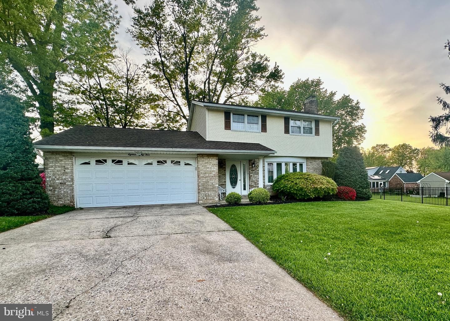 1884 Ebony Drive photo 5