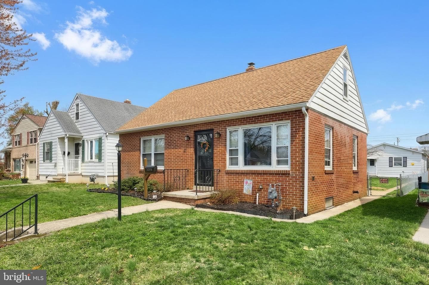 1006 E Walnut Street photo 3