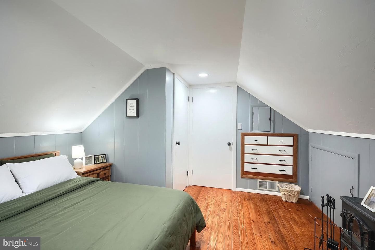 1006 E Walnut Street photo 31