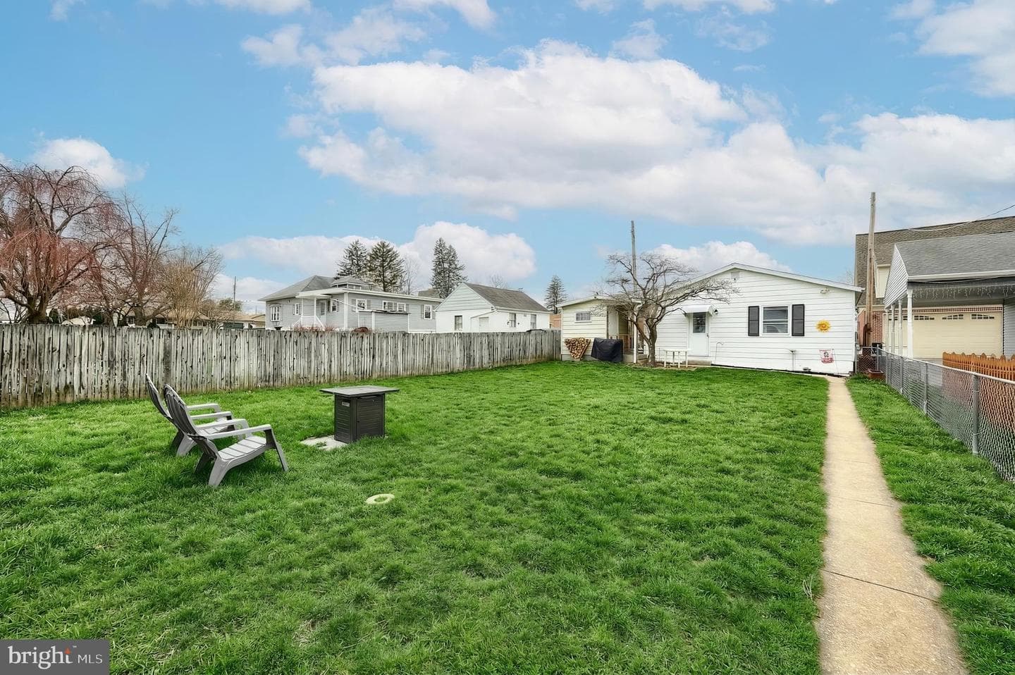 1006 E Walnut Street photo 8