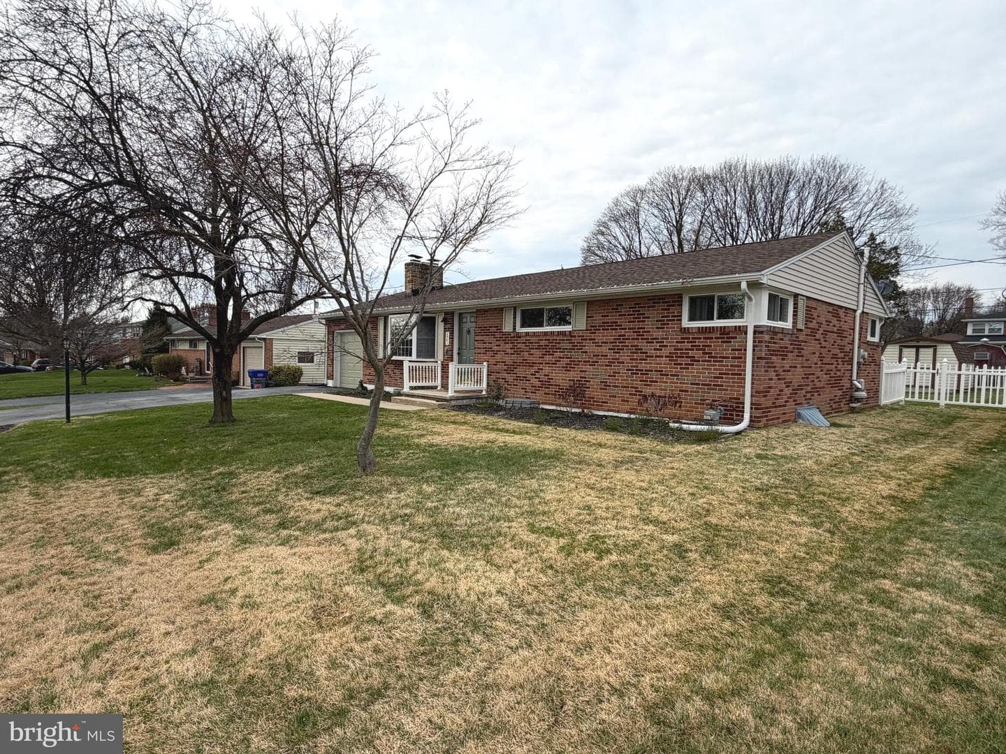 2441 Brookside Lane photo 3