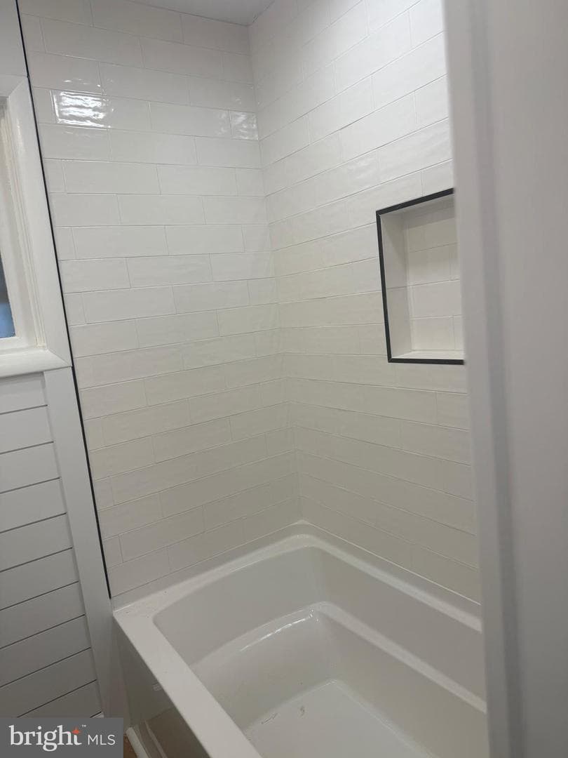 305 S Forney Avenue photo 9