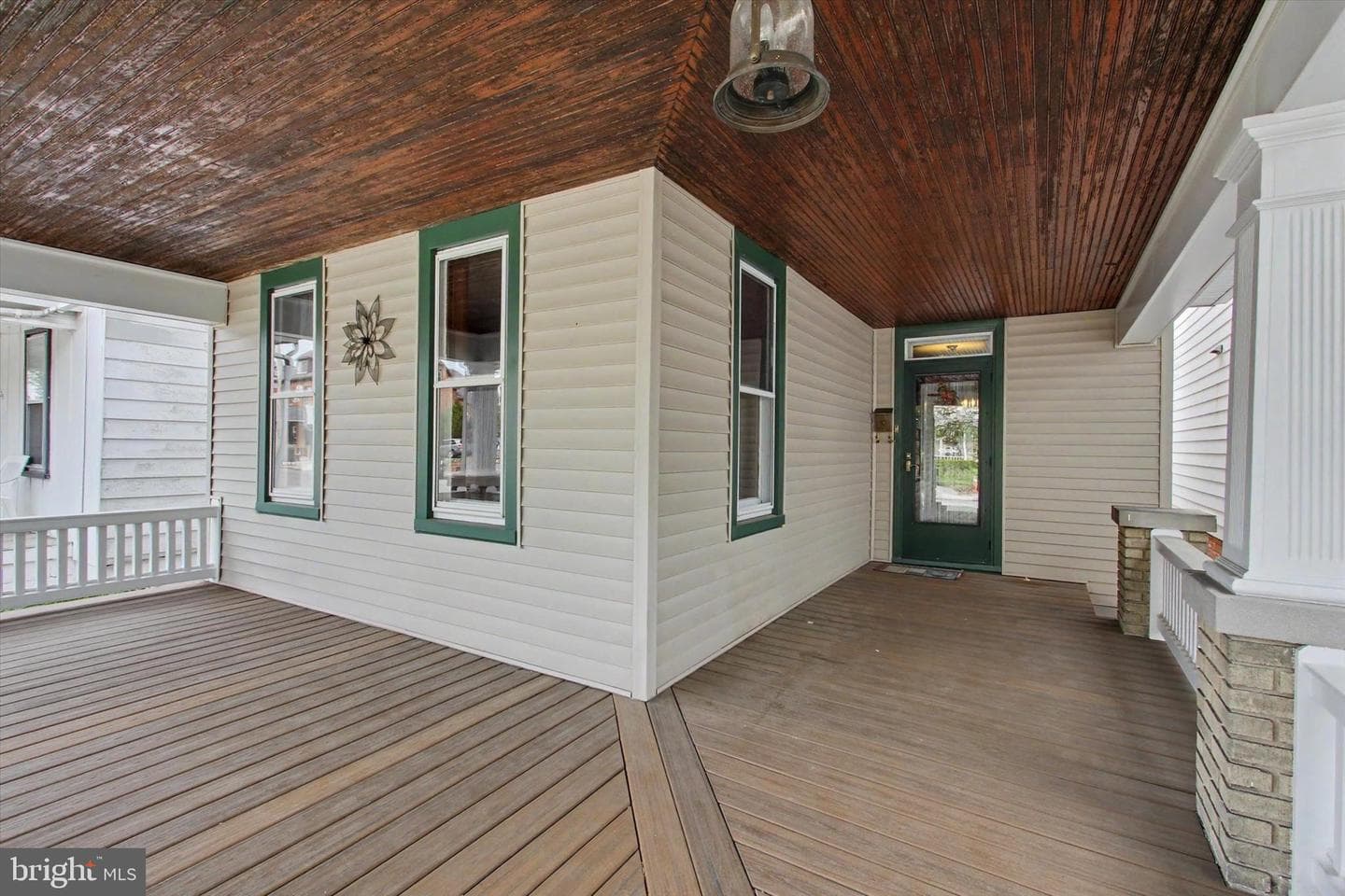 321 E Middle Street photo 3