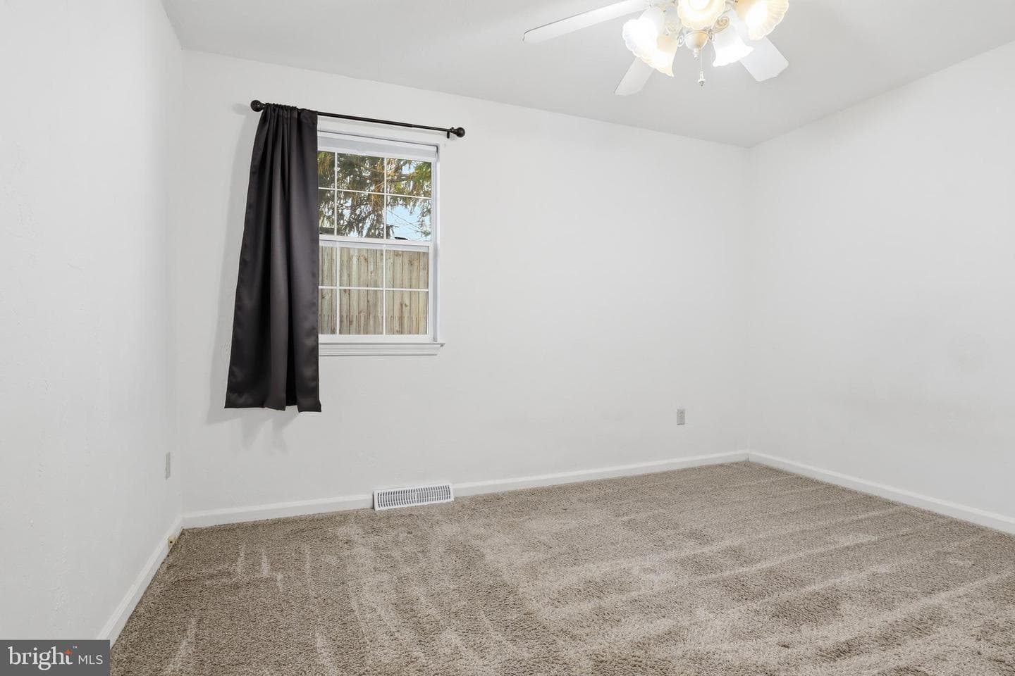 1018 Kelly Drive photo 17