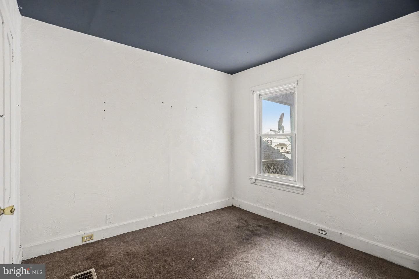 1269 E Philadelphia Street photo 12
